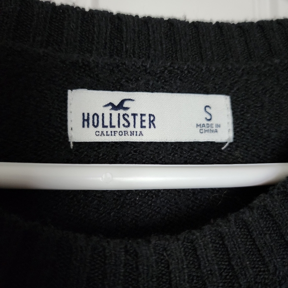 ✨️ 2/$10 Hollister Oversized Pullover - Picture 2 of 3